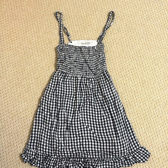 Checkered Abercrombie dress, size small. Flowy style and fits true to size. - Picture 1 of 1